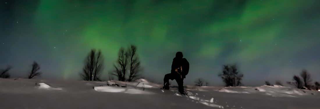 Tour dell'aurora boreale con le racchette da neve