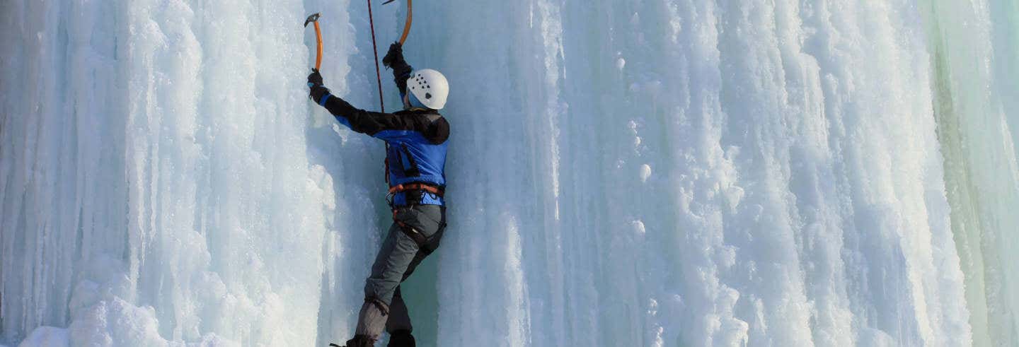 Escalada en hielo en el cañón de Korouoma