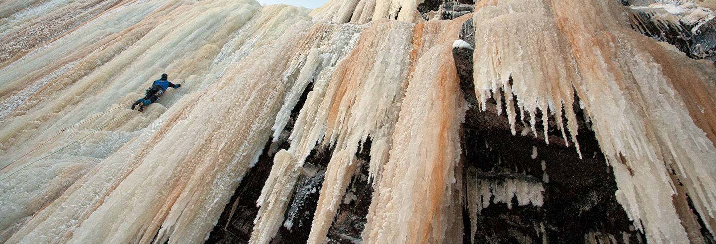 Escalade sur glace au canyon de Korouoma