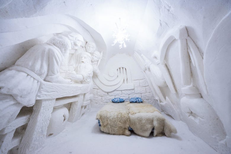 L'intérieur du château de neige de Kemi