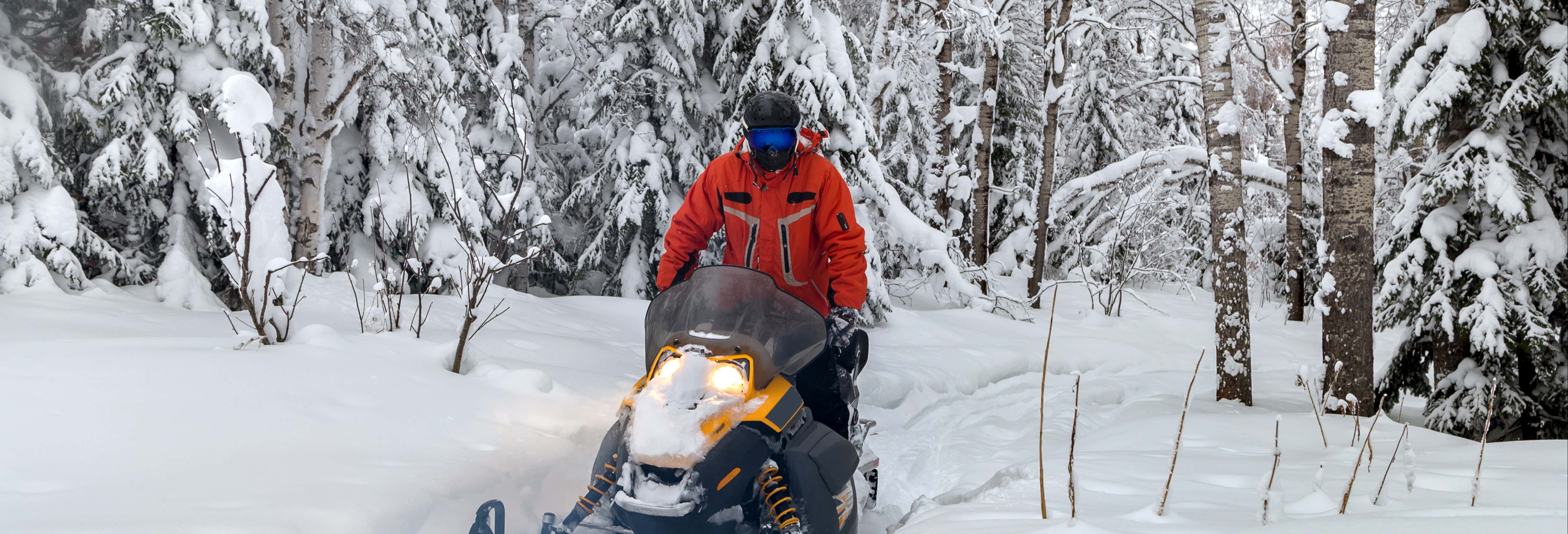 Balade en moto et raquettes à neige + Pêche sur glace