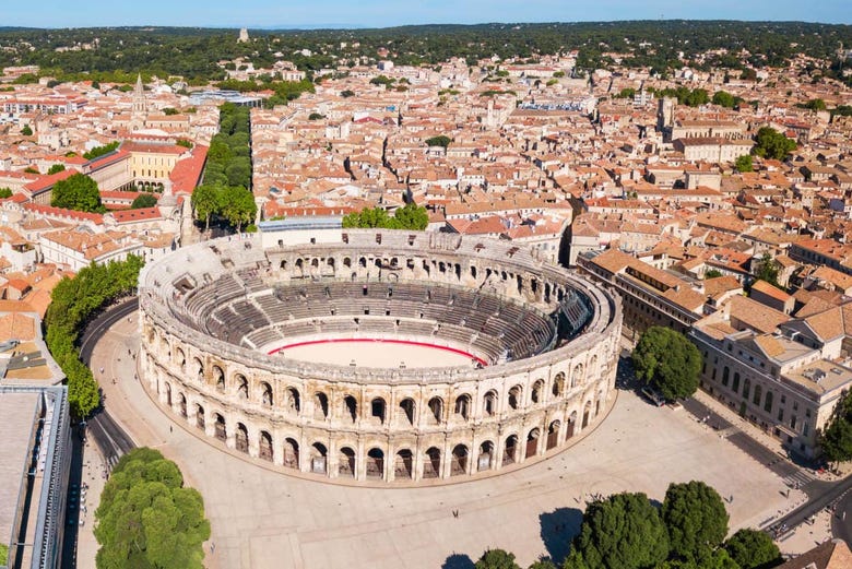 Vue panoramique sur les arènes de Nîmes