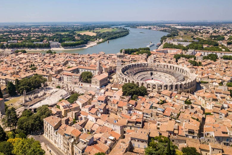 Vue panoramique de la ville d'Arles