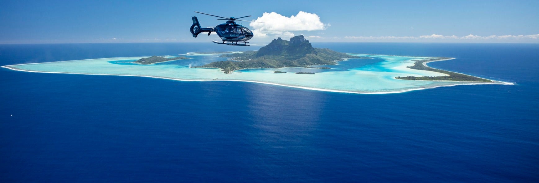 Passeio de helicóptero por Bora Bora