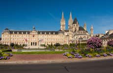 Tour privado por Caen con guía en español