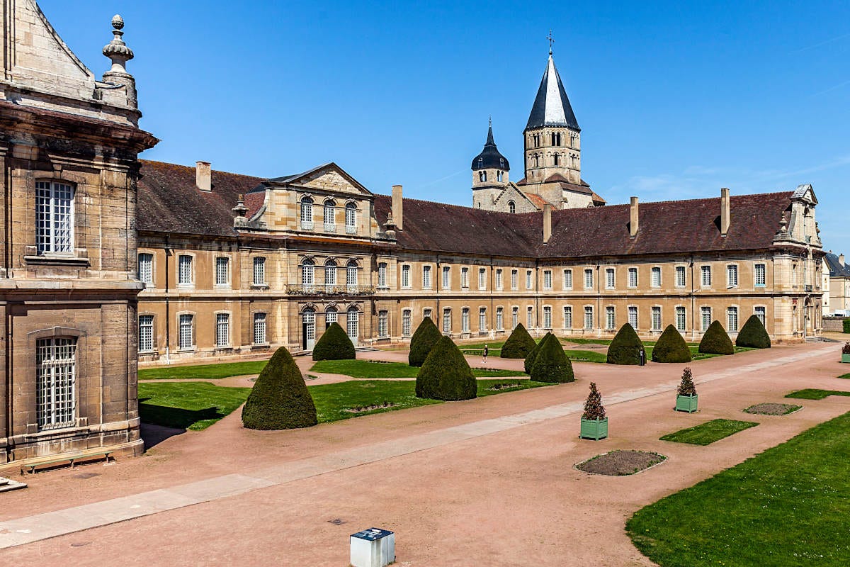 Entrée coupe-file à l'Abbaye de Cluny - Civitatis.com