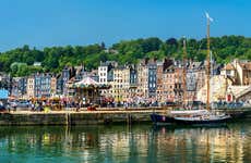 Tour privado por Honfleur con guía en español