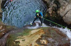 Torrentismo nel canyon di Versoud