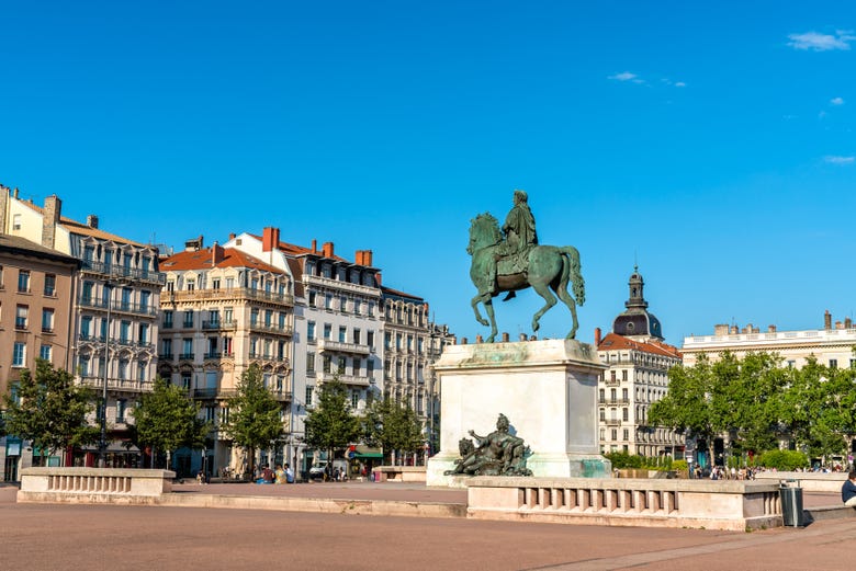 Estatua ecuestre de Luis XIV, en la Place Bellecour de Lyon