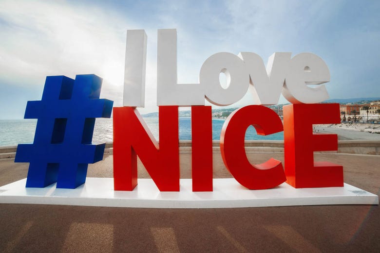 Les lettres I Love Nice