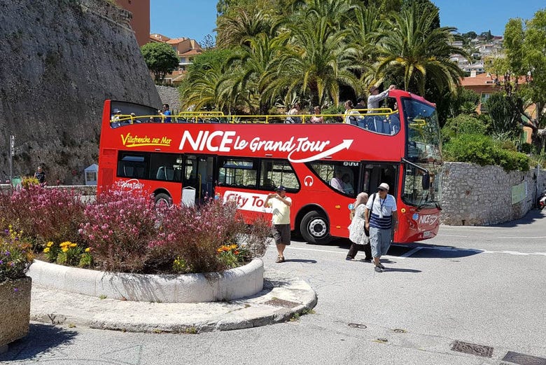 The tourist bus in Nice