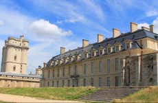 Entrada al castillo de Vincennes y su capilla sin colas