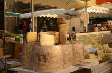 Sarlat Market Food Tour