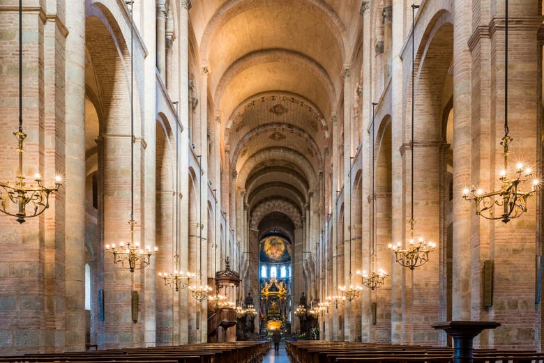 Interior de Saint-Sernin