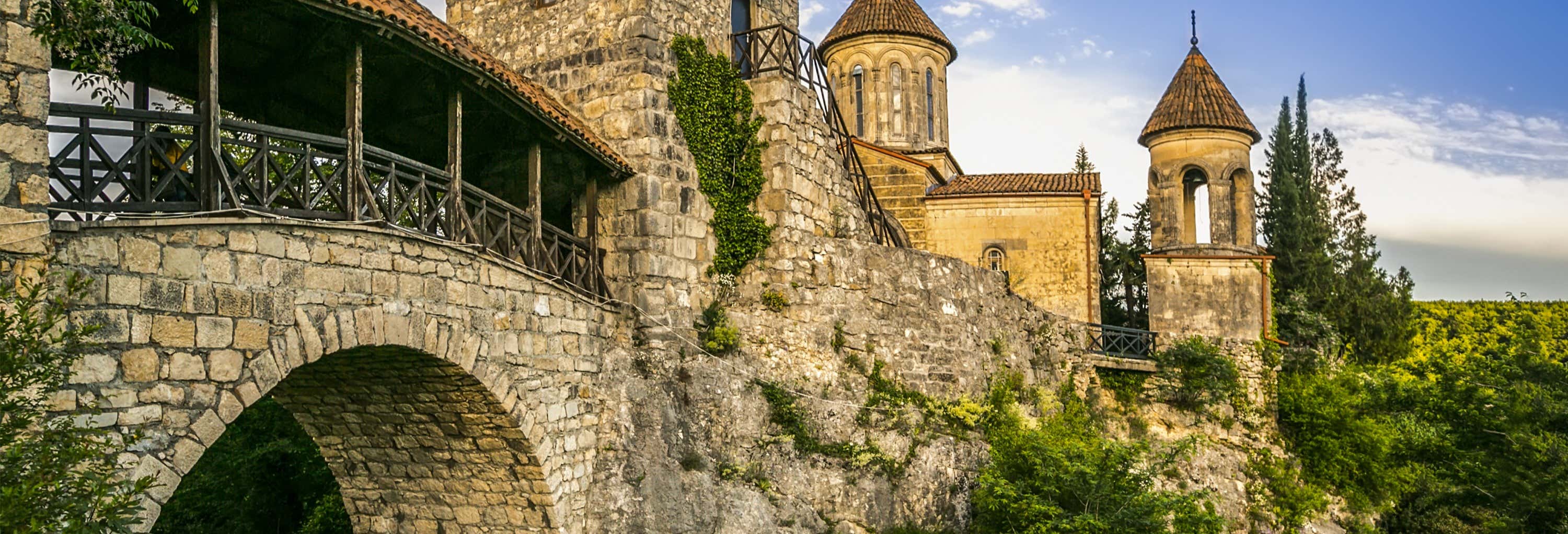 Excursión a la cueva de Prometeo + Monasterios Motsameta y Gelati