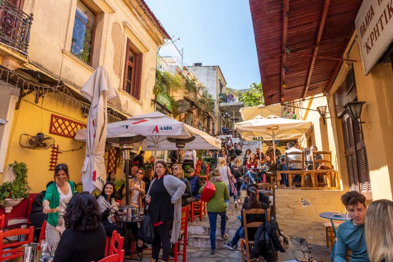 Recorriendo las calles de restaurantes de Plaka