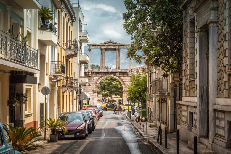 Accesso all'antica Atene attraverso l'Arco di Adriano