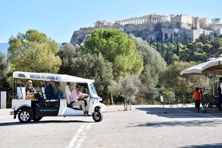 Tuk tuk tour of Atenas