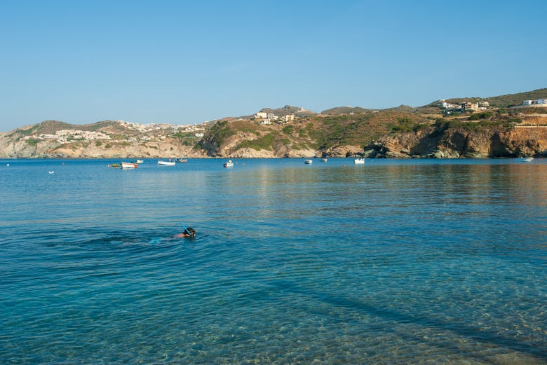 Haciendo snorkel en Agia Pelagia