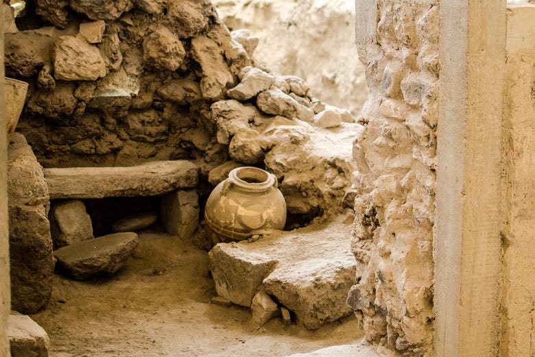 Detalle de los yacimientos arqueológicos de Akrotiri
