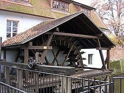 Kampa Island, mill