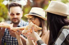 Crucero con pizza y barra libre