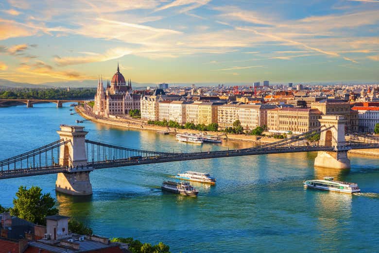 El Puente de las Cadenas de Budapest desde las alturas