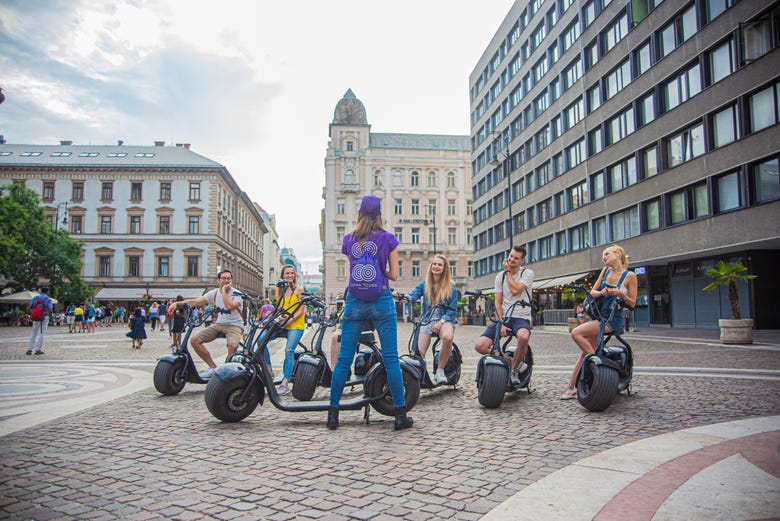 Conociendo las calles de Budapest con las scooters