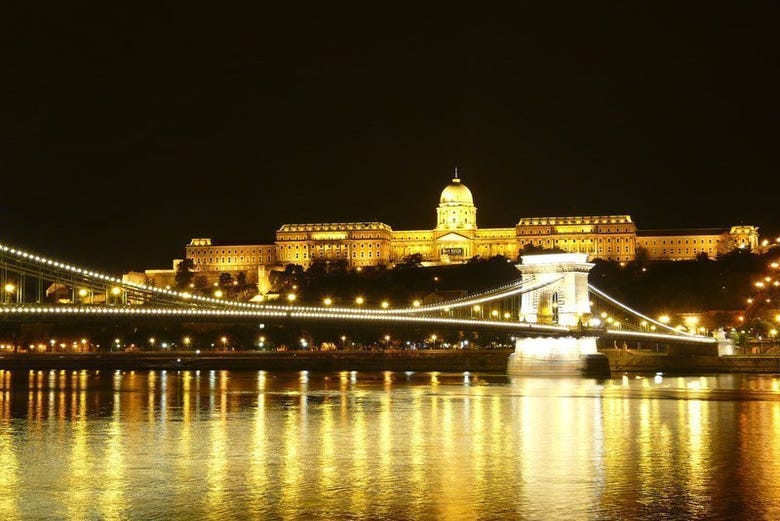 Pont des Chaînes et Château de Budapest