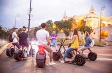 Balade en scooter électrique au coucher de soleil