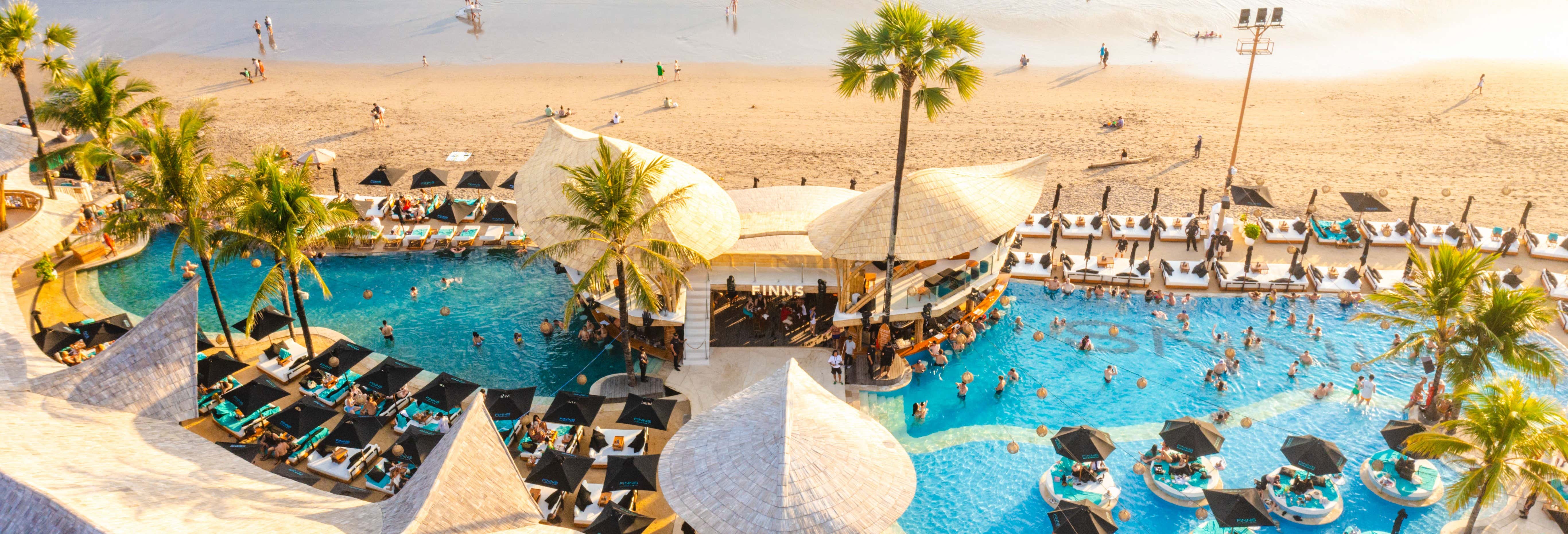 Entrada a Finns Beach Club