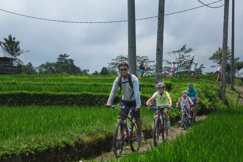 Recorriendo Bali en bicicleta