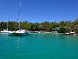 L'île aux Cerfs en catamaran