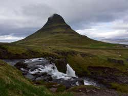 Kirkjufell e Kirkjufellfoss