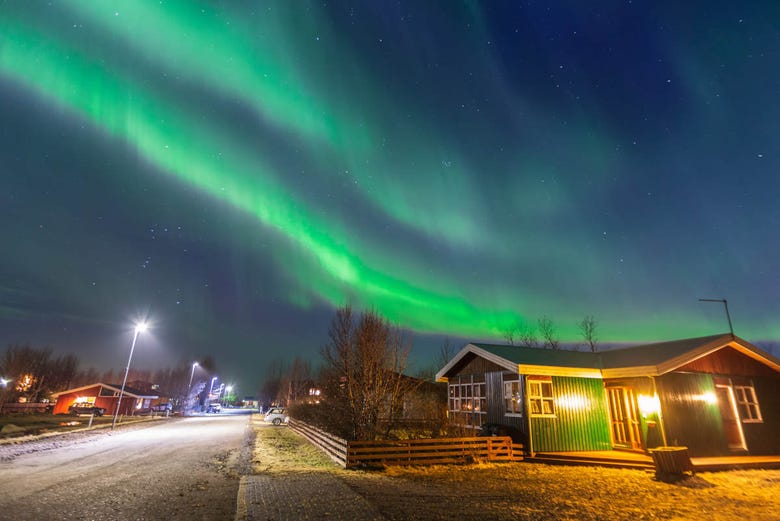 Aurora boreale nell'entroterra islandese