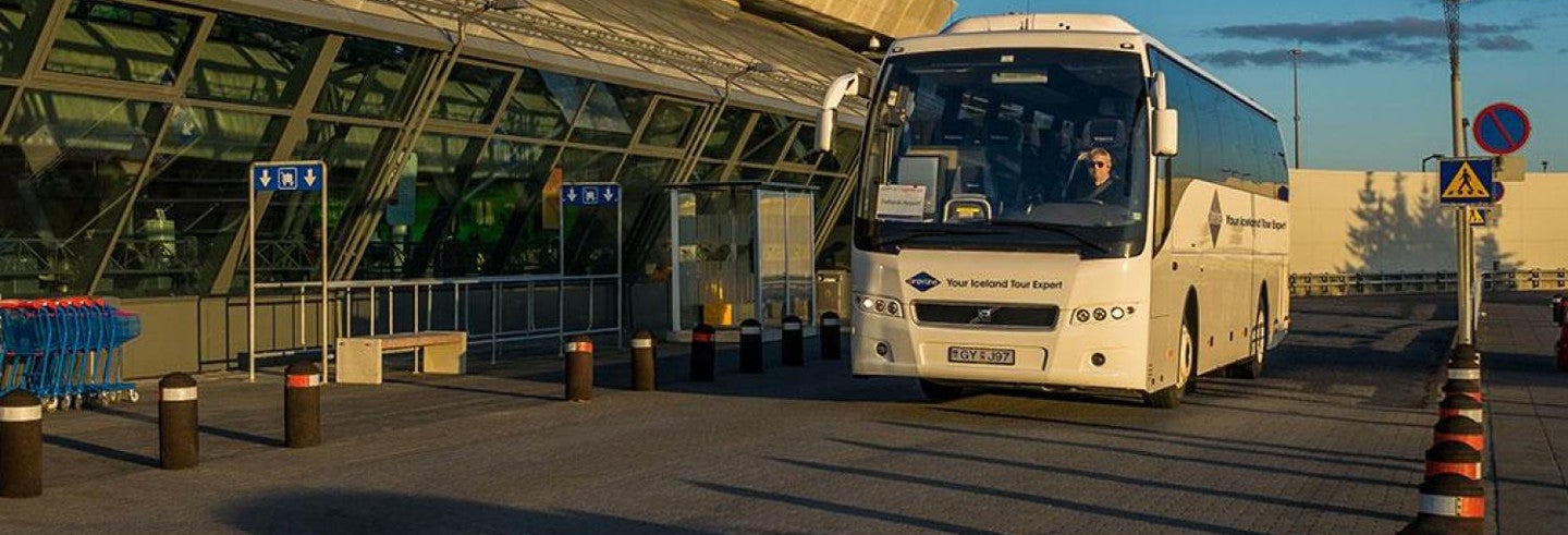 Transporte entre el aeropuerto y Reikiavik