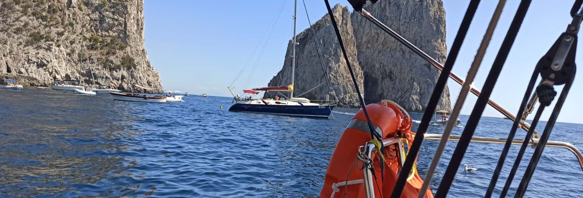 Paseo en velero por la península de Sorrento