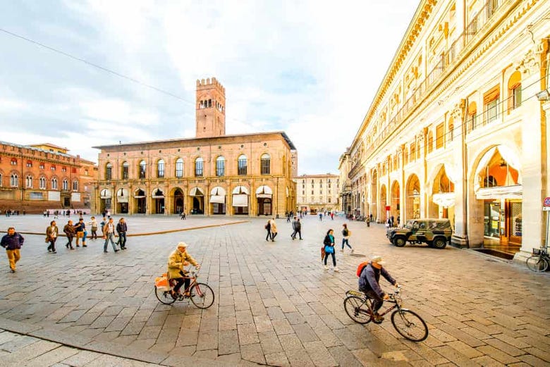 Visiting the main square in Bologna on bicycle