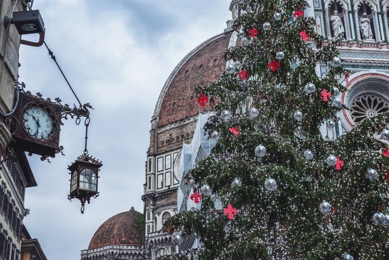 Árbol de Navidad en el Duomo de Florencia