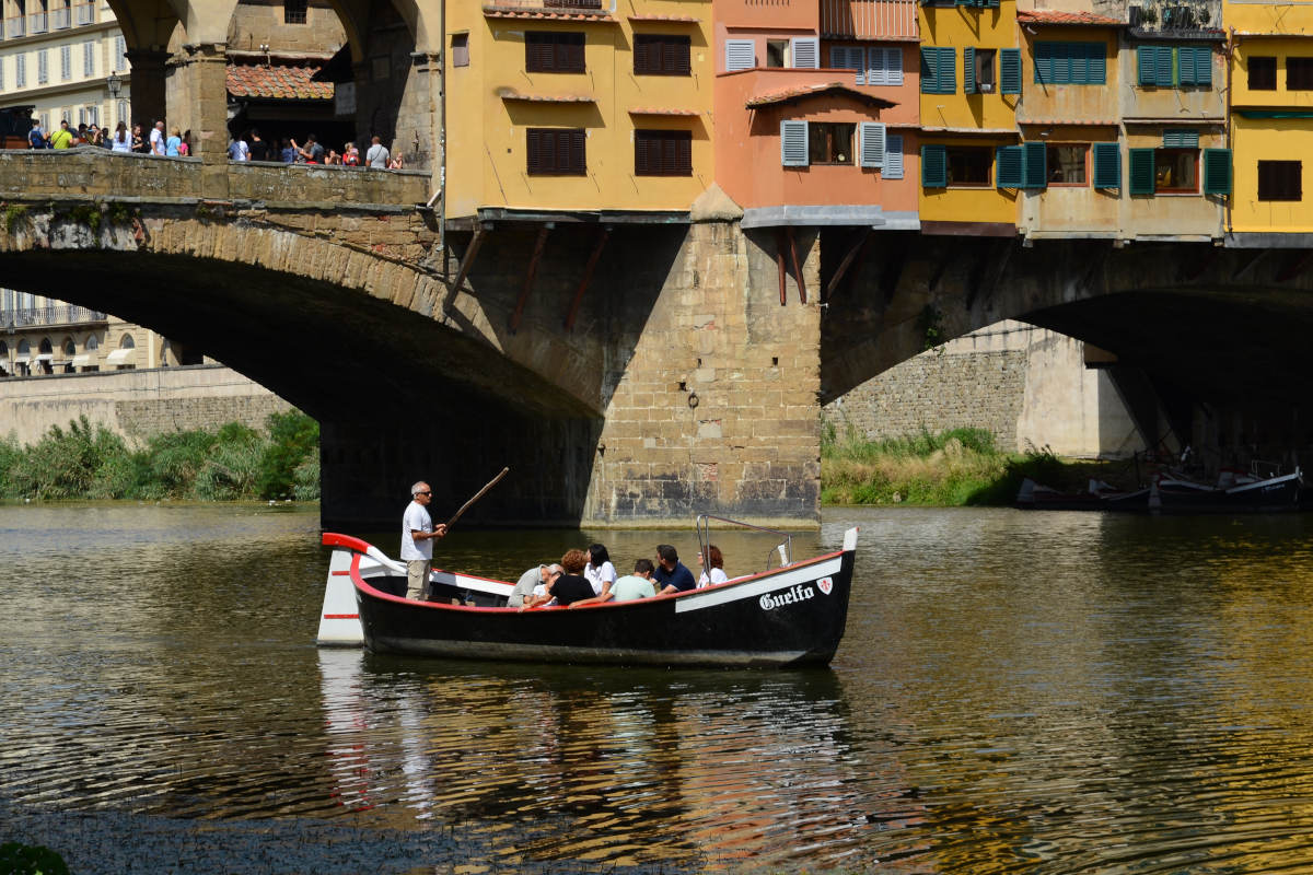 Giro in barca sul fiume Arno da Firenze