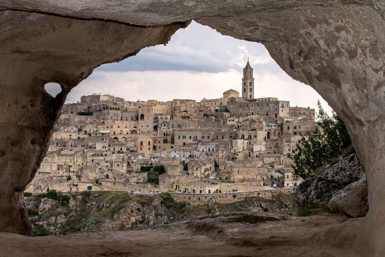 Vista del casco histórico de Matera desde el parque de la Murgia