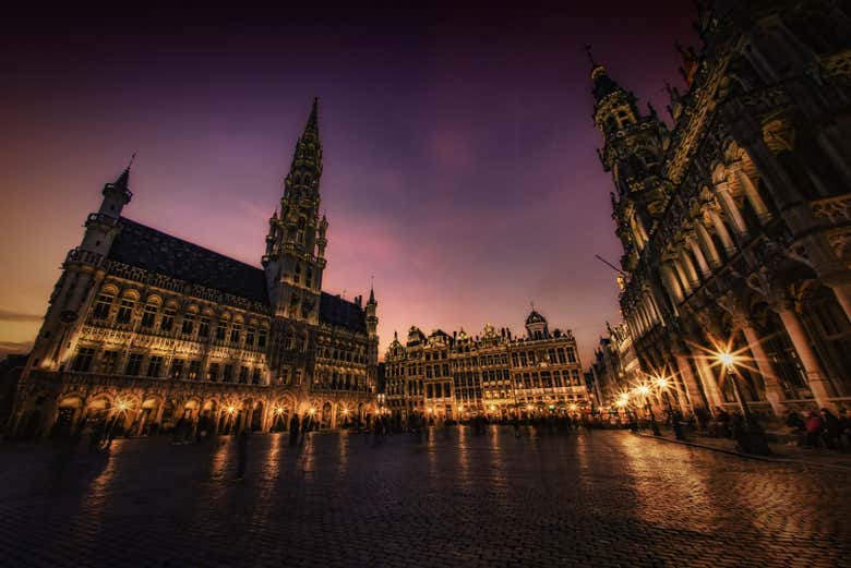 Grand Place de Bruselas de noche