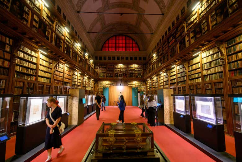 Interior of the Pinacoteca Ambrosiana gallery