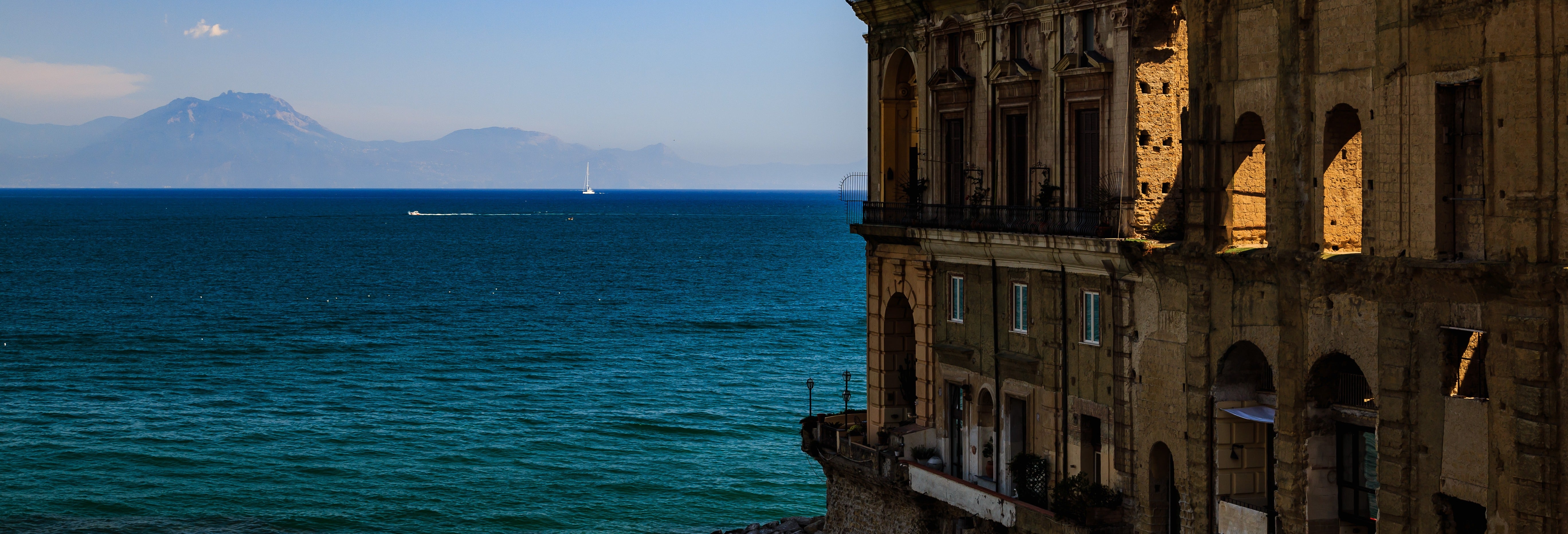 Passeio de barco pelo golfo de Nápoles