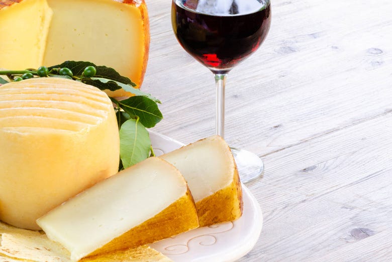 Degustação de queijos e vinho em Mamoiada