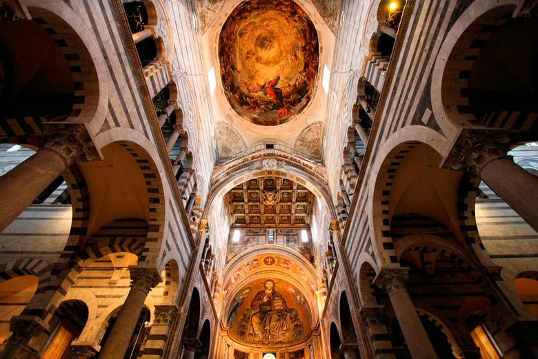 L'intérieur de la cathédrale de Pise