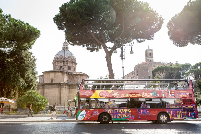 Ônibus turístico de Roma