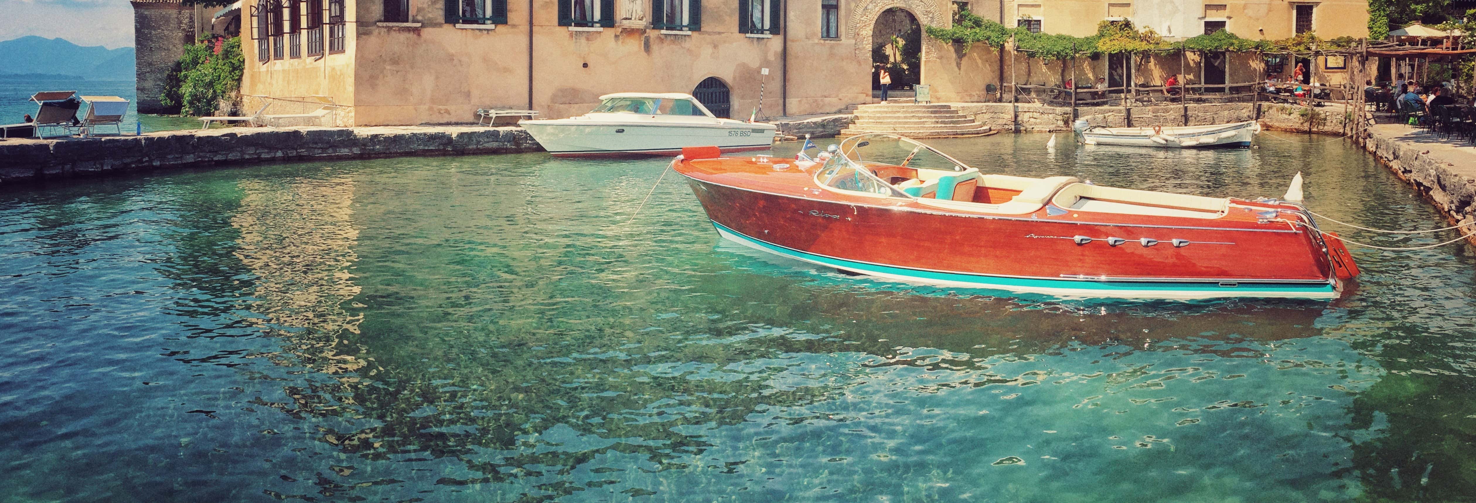 Paseo en barco privado por el lago de Garda