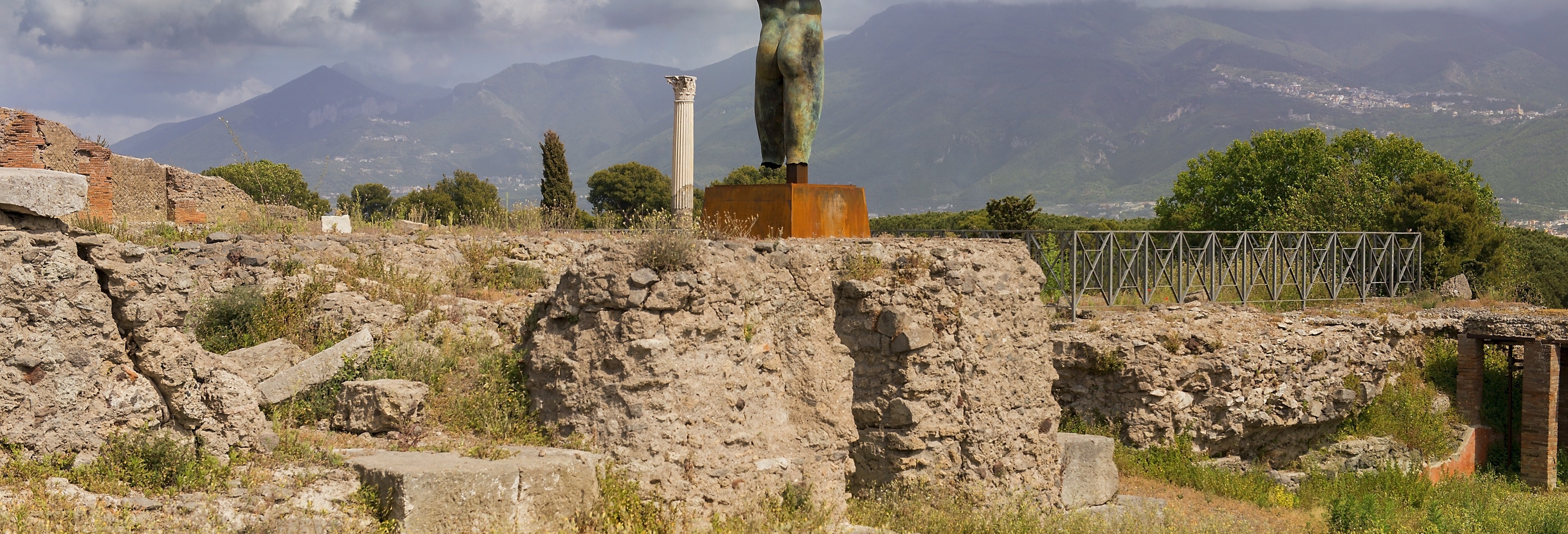 Excursão a Nápoles e Pompeia