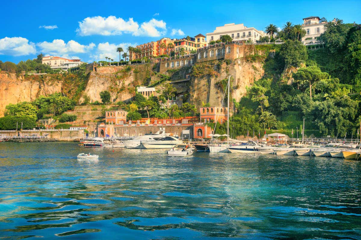 Paseo en barco por la costa de Sorrento Reserva en